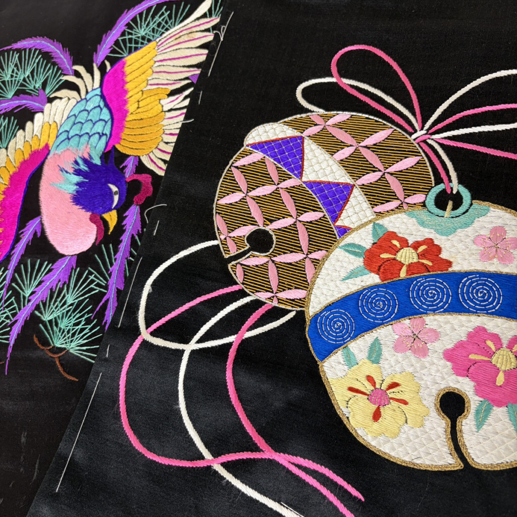 アンティーク着物・帯も買取しています｜色鮮やかな刺繍の黒繻子名古屋帯をご紹介